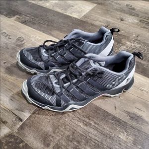 Men hiking shoes